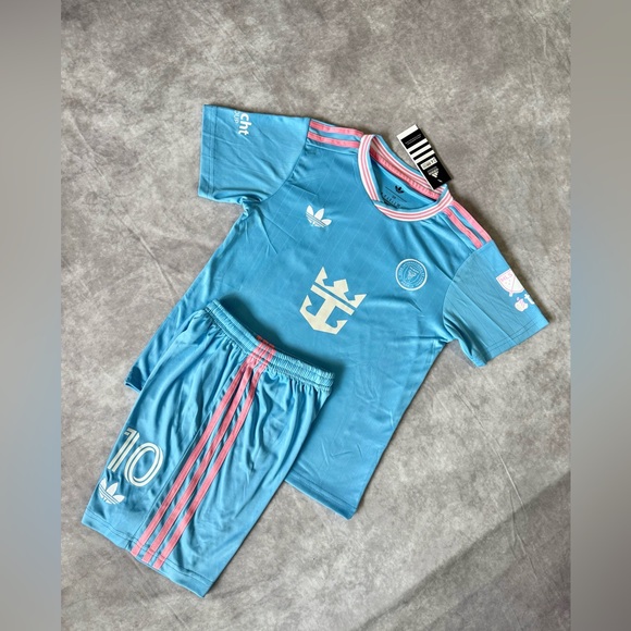 Inter Miami Away kit Messi 10 - Picture 5 of 7